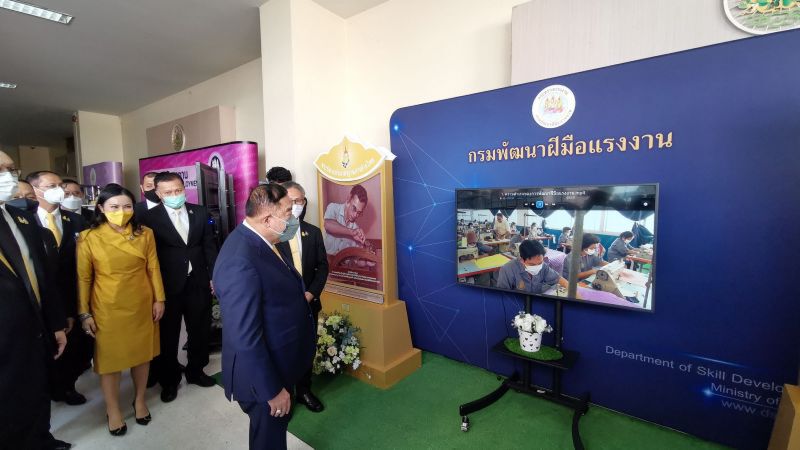 “นฤมล” ขานรับนโยบาย “บิ๊กป้อม” จับมือ 5 เสือแรงงาน ฝ่าวิกฤตโควิด-19