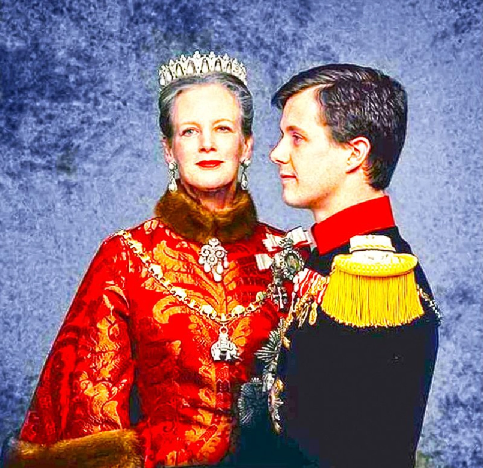 ควีน เดนมาร์ก ทรงสายสร้อยอัศวินคชาช้าง ถ่ายกับรัชทายาท