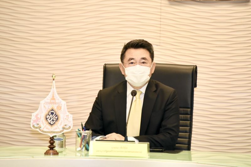 ธนา ชีรวินิจ 