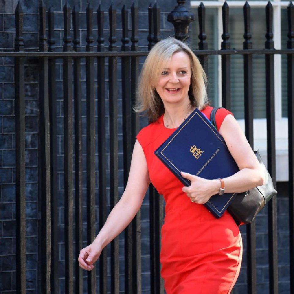 นางลิซ ทรัซซ์ รัฐมนตรีว่าการกระทรวงการค้าระหว่างประเทศของอังกฤษ