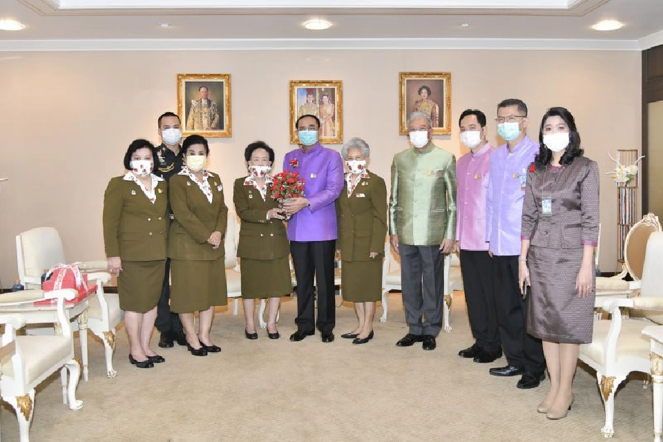 "บิ๊กตู่" ติดดอกป๊อบปี้วันทหารผ่านศึก วอนสังคมเข้าใจ ว่ามีทหารไว้ทำไม (ประมวลภาพ)