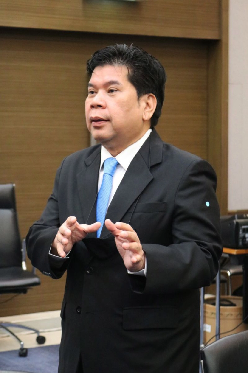 ดร.มณเฑียร อินทร์น้อย