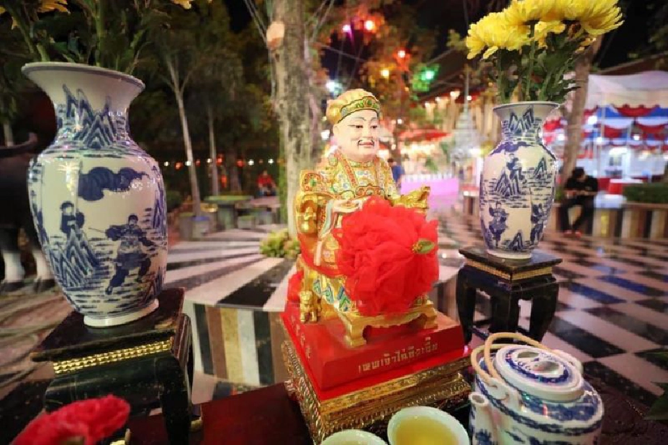 “ตรุษจีนวัดตะโก อยุธยา” เปิดให้ไหว้ขอพร "หลวงพ่อรวย" ถึงเที่ยงคืน  