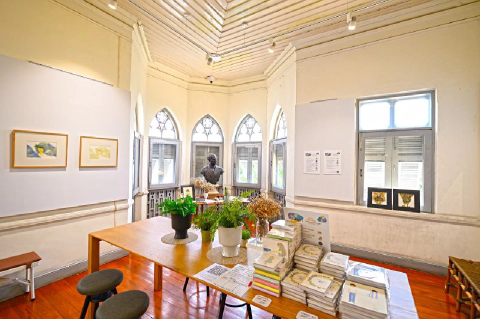 จิบกาแฟ ยลงานศิลป์ บ้านโบราณทรงยุโรป ...ที่ “Craftsman”