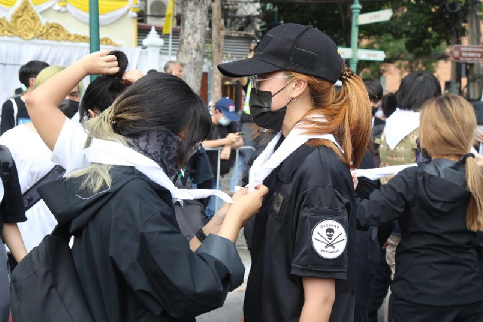 เริ่มแล้ว ม็อบ 13 กุมภา  คณะราษฎร รวมพล อนุสาวรีย์ประชาธิปไตย 