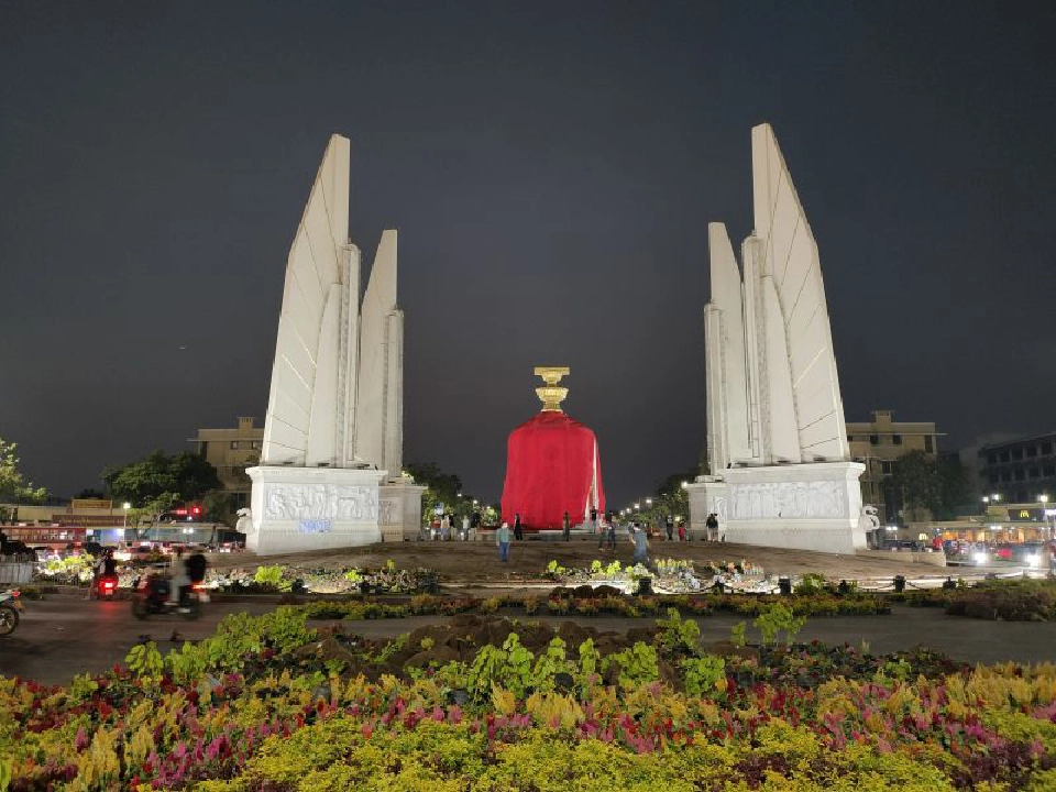 ม็อบราษฎร ประกาศสลายชุมนุม นัดใหม่ 20 ก.พ.นี้ 