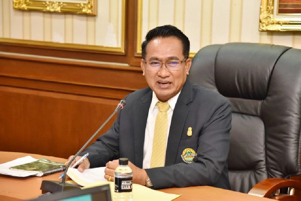 สรวิศ ธานีโต