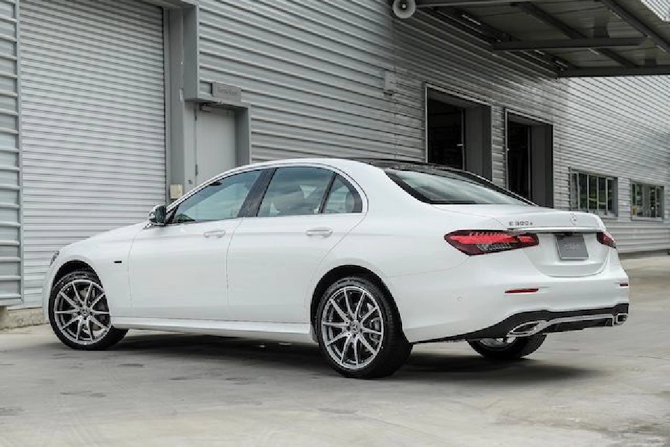 Mercedes-Benz E 300 e