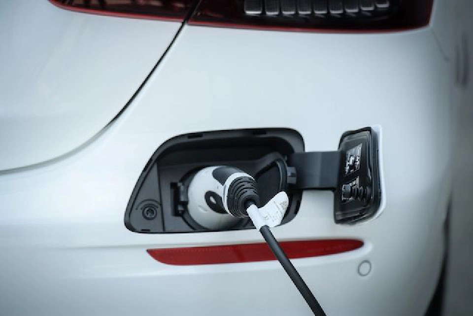 Mercedes-Benz E 300 e