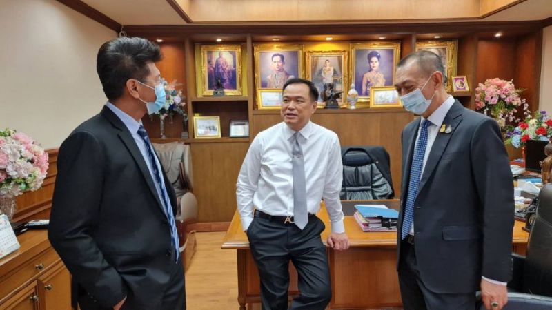  เฉลิมชัย ศรีอ่อน หารือกับ อนุทิน ชาญวีรกูล 