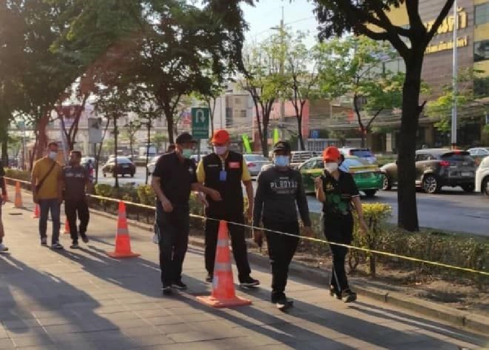 ทัวร์ลง! เขตบางแค  หลังทดลองแบ่งทางเท้า  ให้รถจักรยานยนต์วิ่ง