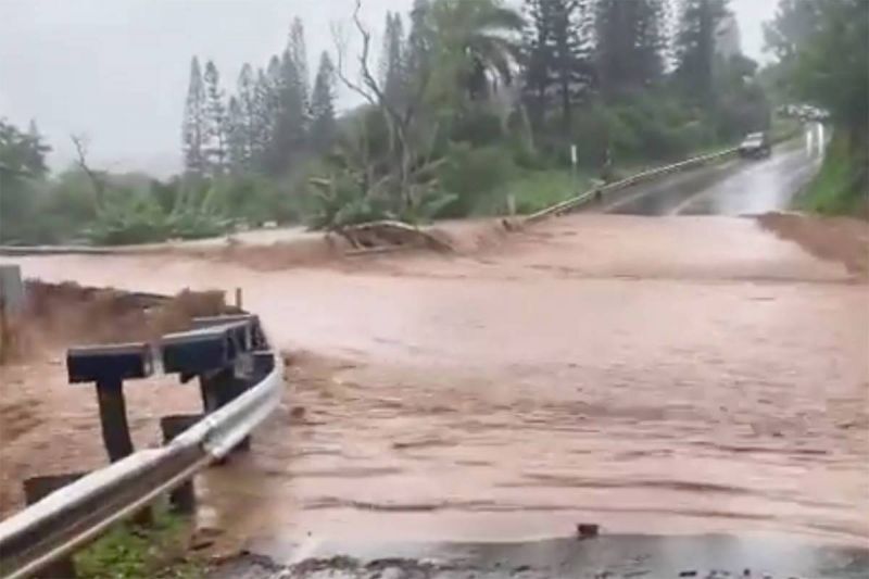 ฮาวายประกาศภาวะฉุกเฉินหลังฝนถล่ม-น้ำท่วมหนัก หวั่นเขื่อนแตก อพยพแล้วกว่าพันชีวิต