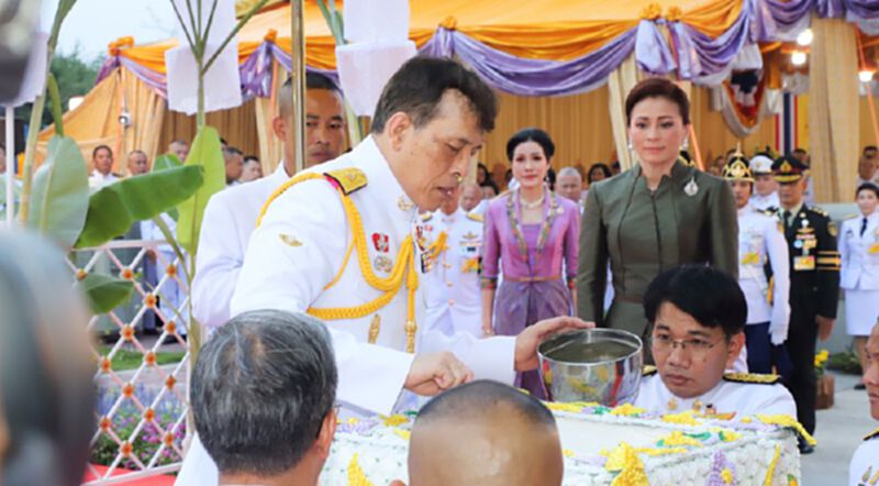 ในหลวงร.10 ราชินี เจ้าคุณพระสินีนาฏ เสด็จฯ ทรงเปิดอาคารศาลเยาวชนจ.สุพรรณบุรี ในหลวงร.10 ราชินี เจ้าคุณพระสินีนาฏ เสด็จฯ ทรงเปิดอาคารศาลเยาวชนจ.สุพรรณบุรี