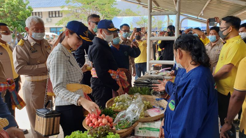 "รมช.ธรรมนัส" ลุยพื้นที่ตรวจราชการนครสวรรค์ ลุยช่วยเหลือเกษตรกร 