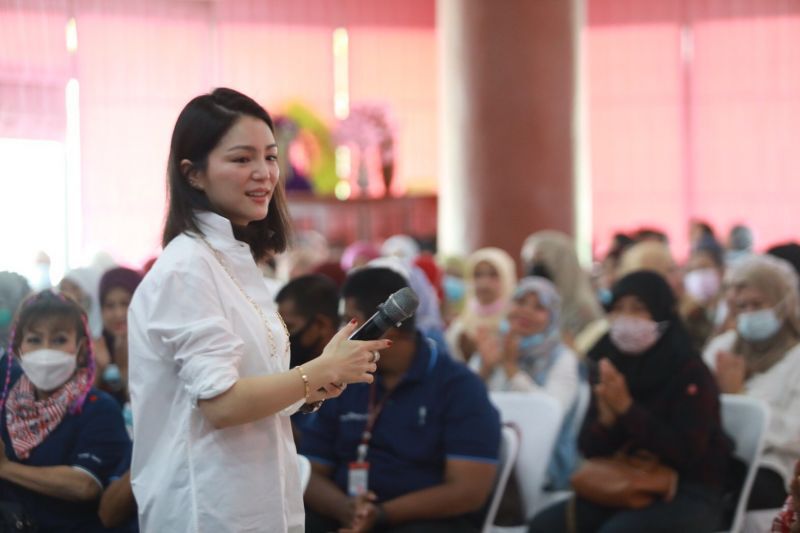 วทันยา วงษ์โอภาสี