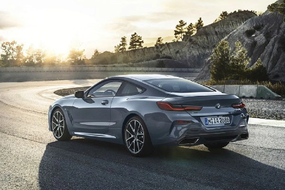 BMW M850i ลดราคา 3.5 ล้านบาท 