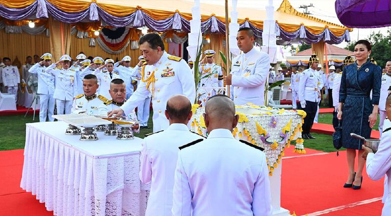 "ในหลวง-พระราชินี" เสด็จพระราชดำเนินไปทรงประกอบพิธีวางศิลาฤกษ์และทรงเปิดอาคารที่ทำการศาลจังหวัดพิจิตร