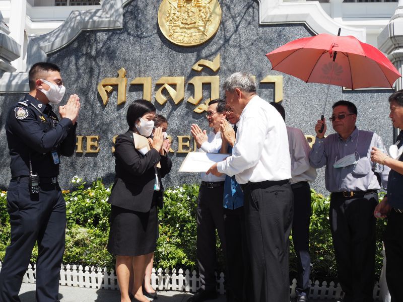 ปฏิบัติการ "Oct DEM" คนเตือนตุลา ขยับ จี้ปล่อยม็อบ 3 นิ้ว (ประมวลภาพ)  