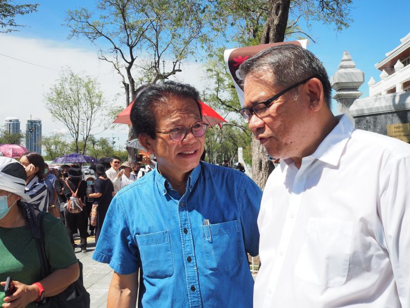 ปฏิบัติการ "Oct DEM" คนเตือนตุลา ขยับ จี้ปล่อยม็อบ 3 นิ้ว (ประมวลภาพ)  
