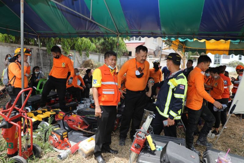 จนท.ยุติปฎิบัติการค้นหาผู้รอดชีวิต  เหตุอาคารถล่ม หมู่บ้านกฤษดานคร 