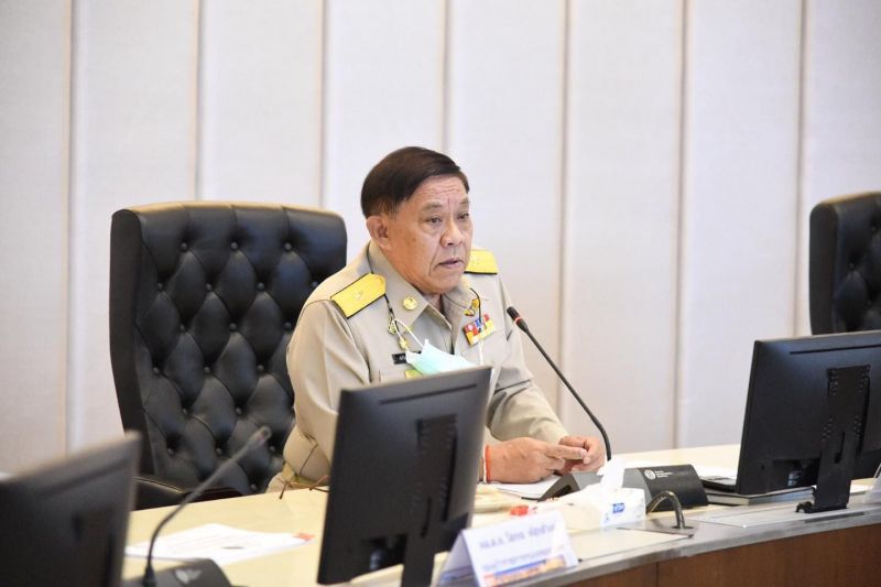 พล.ต.อ.อัศวิน ขวัญเมือง ผู้ว่าราชการกรุงเทพมหานคร 