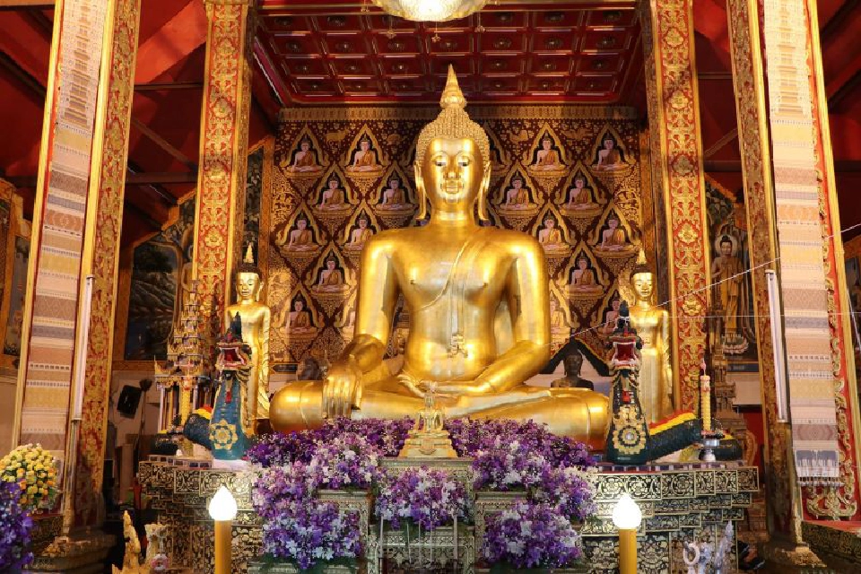 พระเจ้าทองทิพย์ ที่วัดดอนตาล จังหวัดน่าน