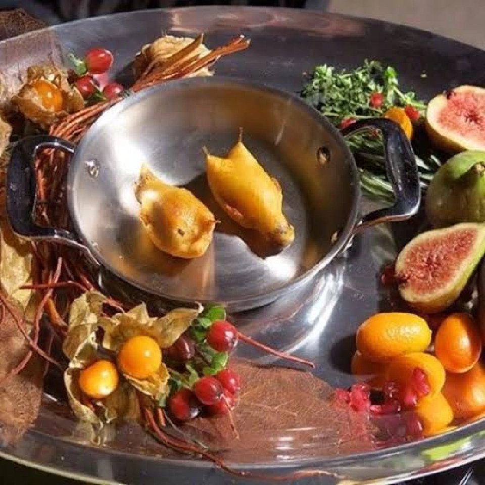 นกออโตลอง & หอยทาก กับข้าวประหลาดฝ่ายฝรั่งเศส