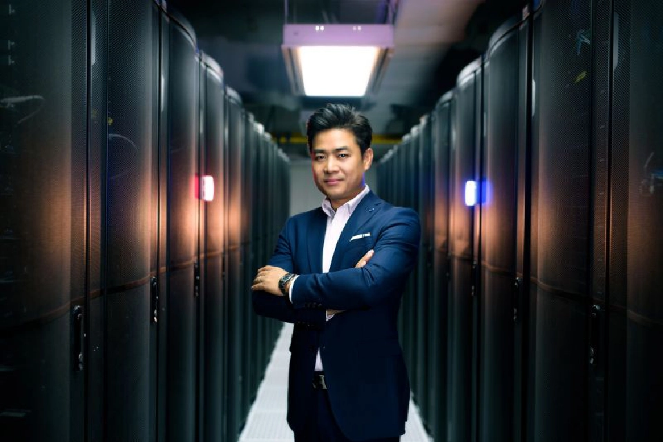 กิตติพันธ์ ศรีบัวเอี่ยม ประธานเจ้าหน้าที่บริหาร  บมจ.โปรเอ็น คอร์ป 