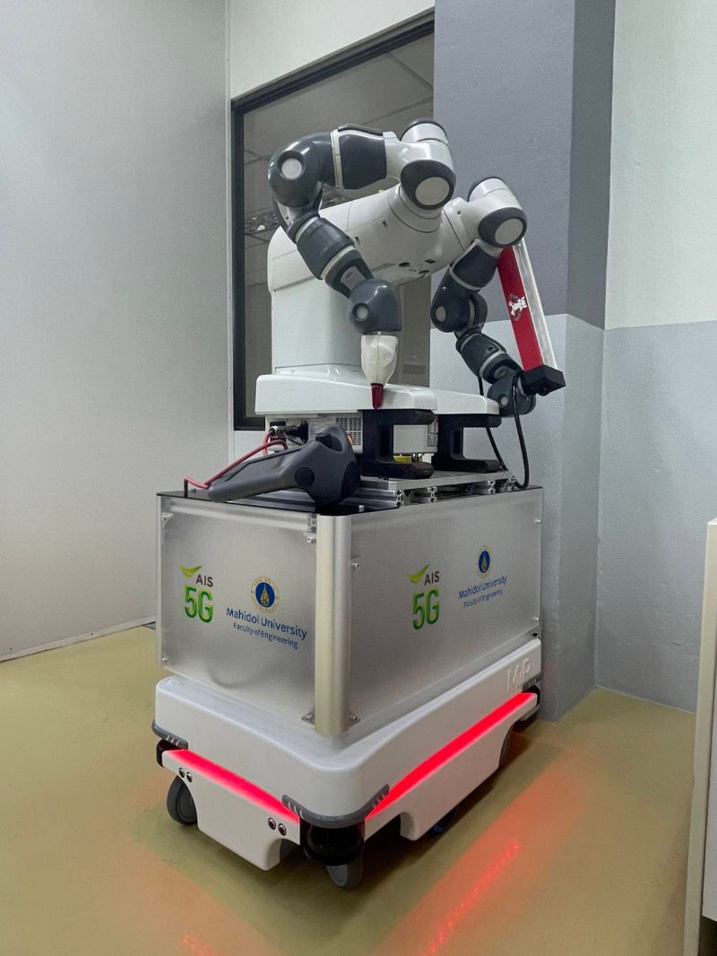 UVC Moving CoBot พื้นที่นี้ปลอดไวรัส 