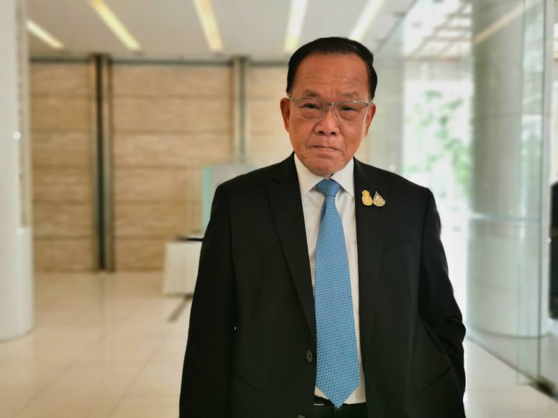สันติ พร้อมพัฒน์  รมช. ก.คลัง