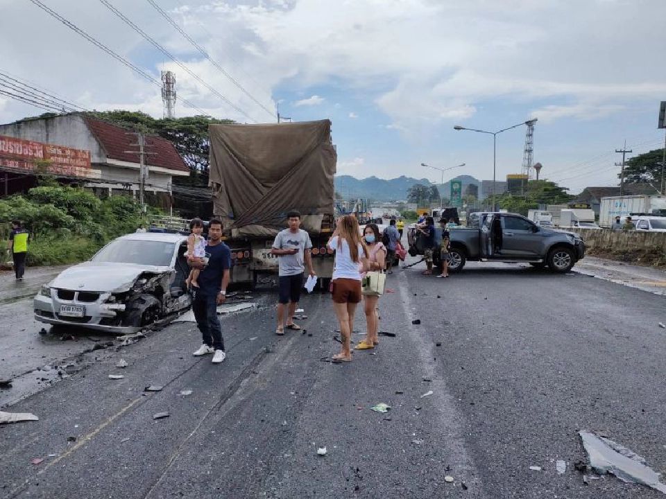 ชนซ้ำซ้อน"มอกลางดง"วินาศกว่า30คันกลาง"มิตรภาพ"