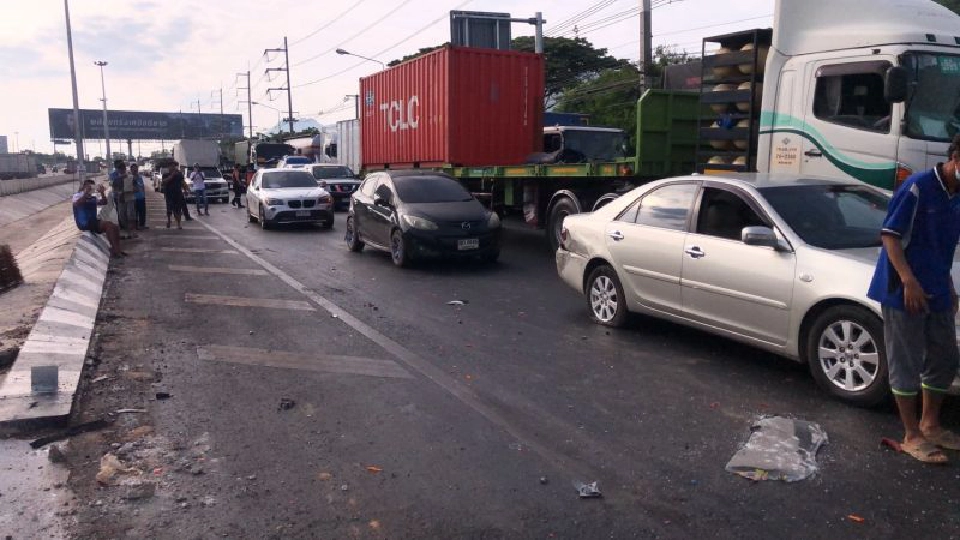 ชนซ้ำซ้อน"มอกลางดง"วินาศกว่า30คันกลาง"มิตรภาพ"