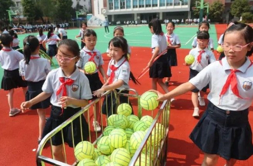 จีนชู “นวัตกรรมการศึกษา” สร้างเยาวชนแข็งแรงสู้โควิด