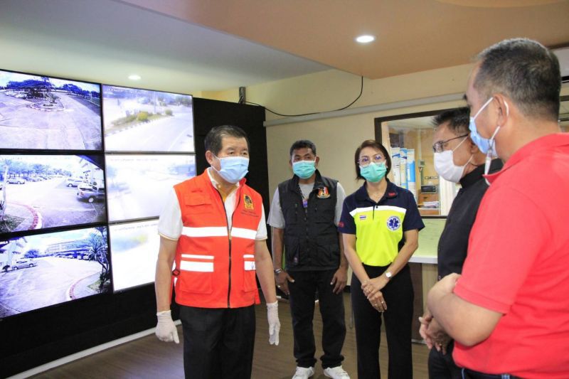 “นิพนธ์”มอบชุด PPE-หน้ากากอนามัยให้หน่วยแพทย์ฉุกเฉิน 1669 สงขลา