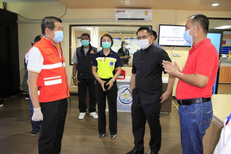 “นิพนธ์”มอบชุด PPE-หน้ากากอนามัยให้หน่วยแพทย์ฉุกเฉิน 1669 สงขลา