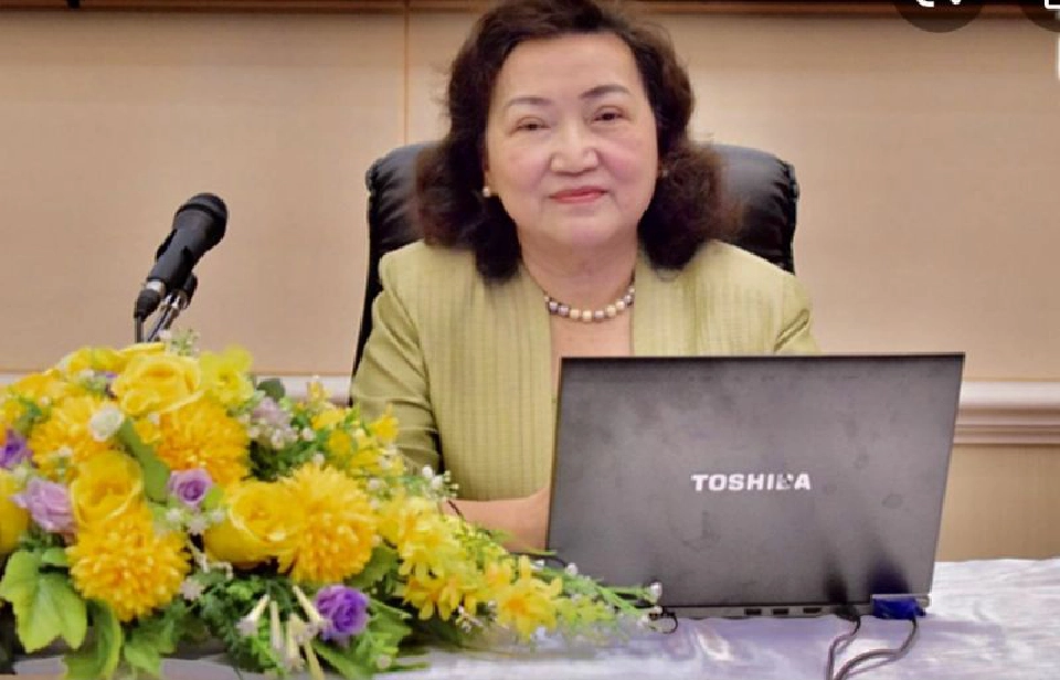 ​นางอโนชา ชีวิตโสภณ 