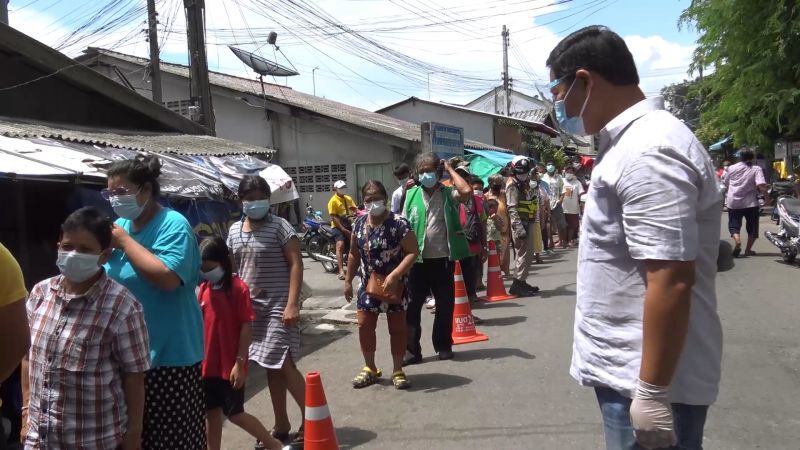 “ปชป.สงขลา”เดินหน้าช่วยเหลือชาวชุมชนได้รับผลกระทบโควิด             