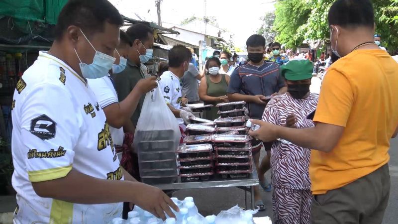 “ปชป.สงขลา”เดินหน้าช่วยเหลือชาวชุมชนได้รับผลกระทบโควิด             
