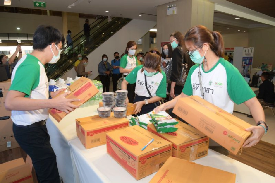 เครือซีพีหนุนรพ.สนาม-รพ.ตำรวจสู้โควิด