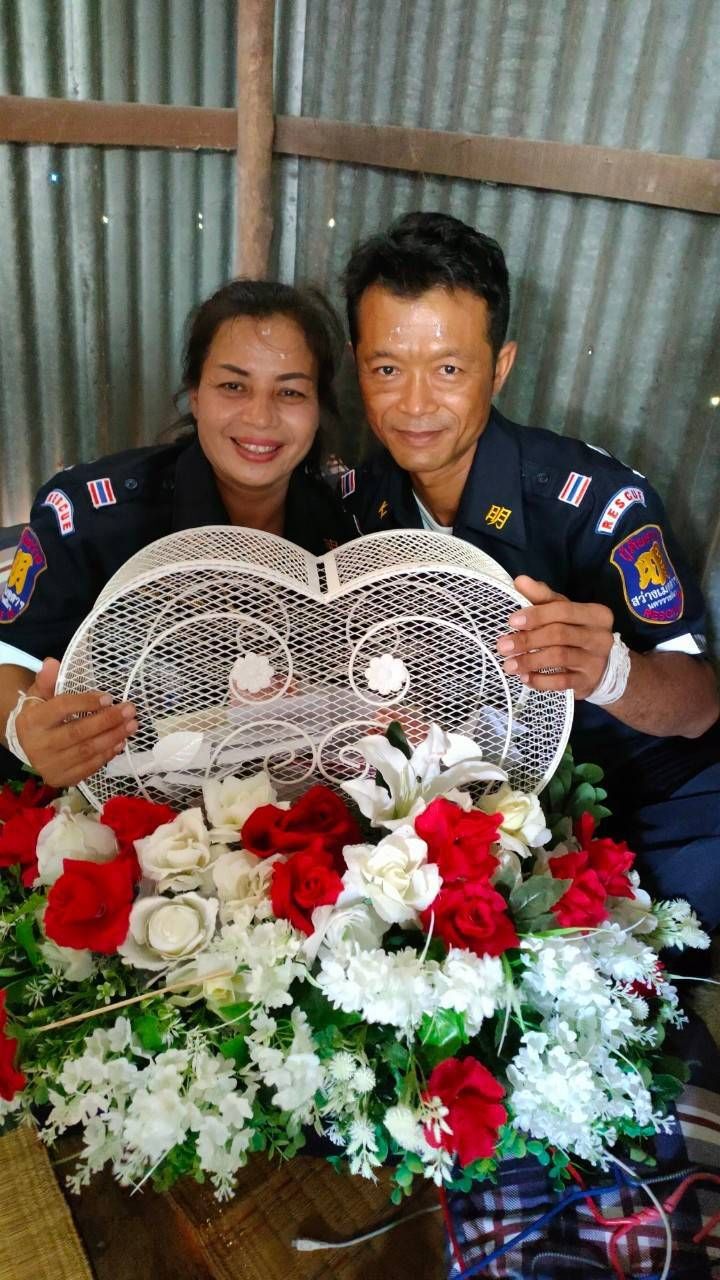  "สุดภูมิใจ"บ่าว-สาวโคราชแต่งงานชุด"กู้ภัย"