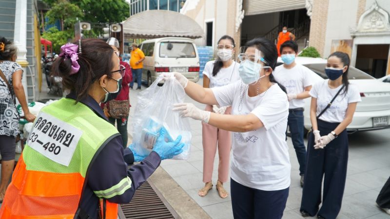 “หญิงหน่อย”นำทีมไทยสร้างไทยลงช่วย“ชุมชนคลองเตย”ต่อเนื่อง