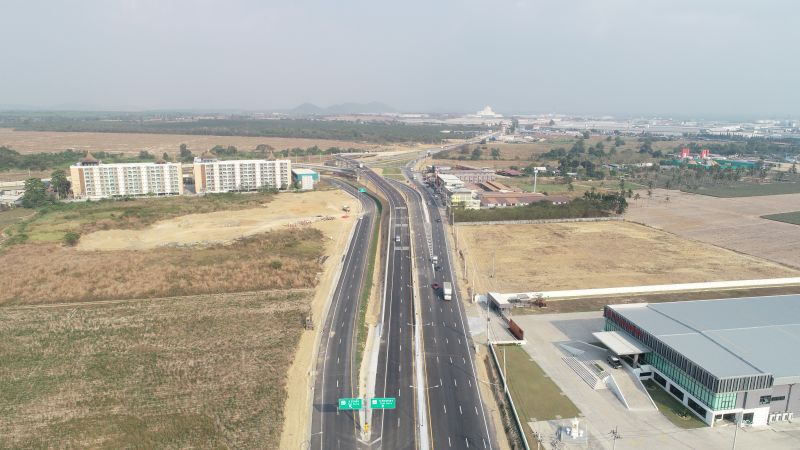 วิ่งฉิว ทช.สร้างสะพานข้ามแยกบนถนนสาย ชบ.3027 เชื่อม ทล.3138-ชลบุรี (มีคลิป)