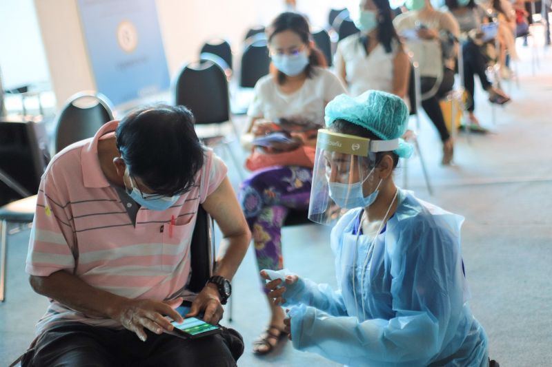 “เซ็นทรัล ภูเก็ต” นำร่องฉีดวัคซีนพนักงานครบ 2 เข็ม