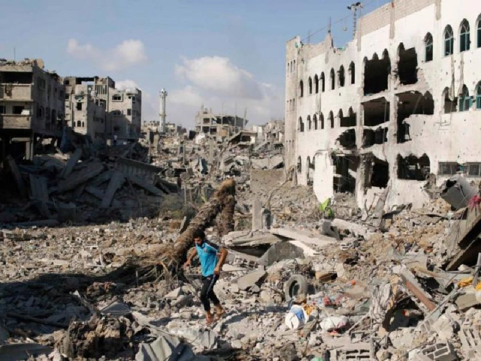 ซากอาคารที่ได้รับความเสียหาย