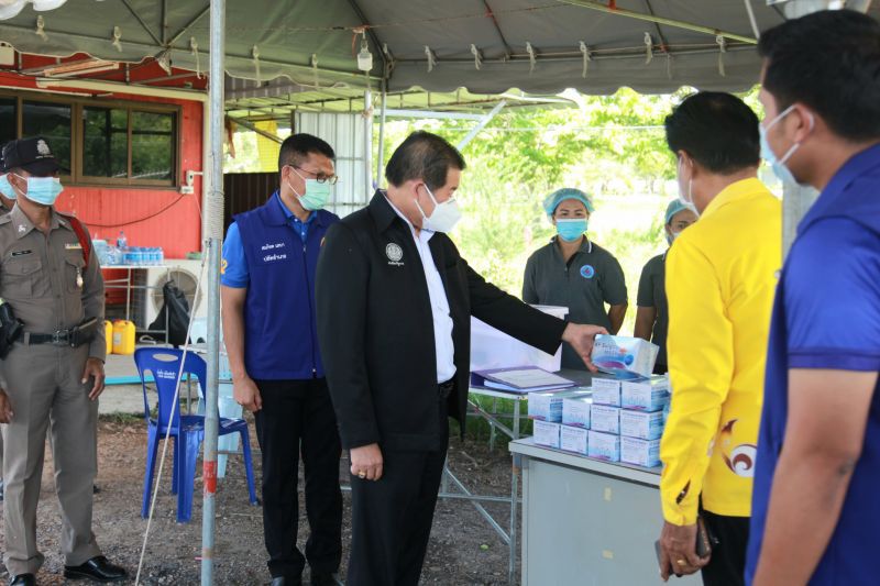 “นิพนธ์”ลงพื้นที่นครศรีธรรมราชเยี่ยมเยียนจนท.ด่านโควิด