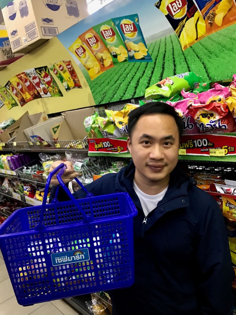 นายพงศ์ สุระวรรณวิจิตร กรรมการผู้อำนวยการเซฟมาร์ท ซูเปอร์สโตร์ จังหวัดอุดรธานี และประธานชมรมทายาทห้างค้าปลีก-ค้าส่งไทย-YTS