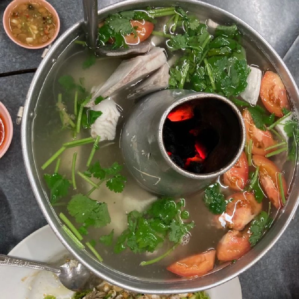 มดในถ้วยหวาน