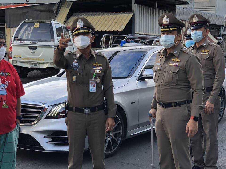 "โรงงานกิ่งเเก้วไฟไหม้" ส่งกำลังตำรวจเร่งอพยพช่วยเหลือประชาชนหนี