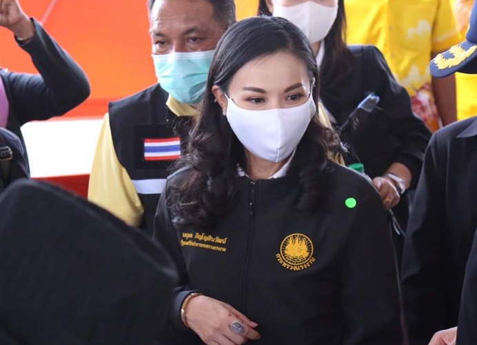 นฤมล มอบข้าวกล่องให้คนบางบัวทอง "พื้นที่สีแดงเข้ม" ส่งกำลังใจสู้ภัยโควิด