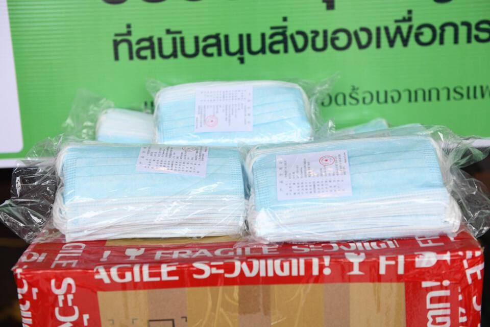กทม. รับมอบสิ่งของสนับสนุนภารกิจป้องกันและควบคุมการแพร่ระบาดโควิด-19